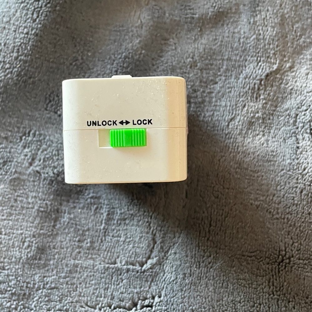 Universal Travel Adapter - Picture 3 of 3